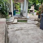 Charme Et Piscine Dans Le Gard Salon Et Deux Apartament *