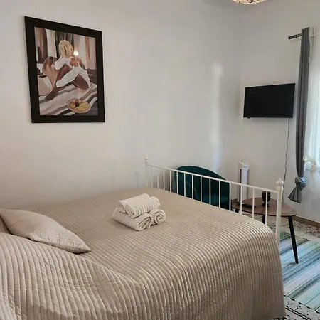 Charme Et Piscine Dans Le Gard Salon Et Deux *