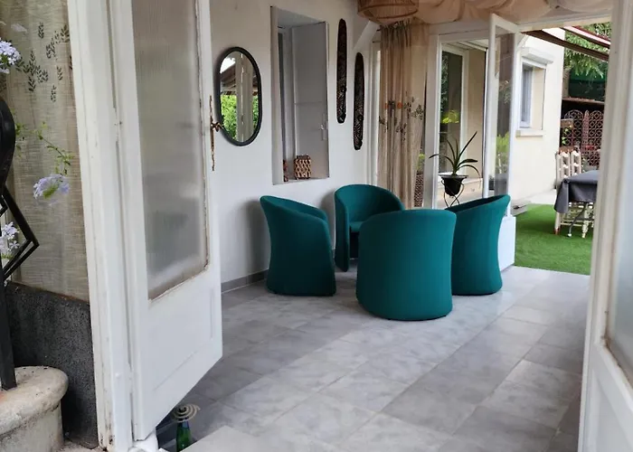 Charme Et Piscine Dans Le Gard Salon Et Deux Apartamento *