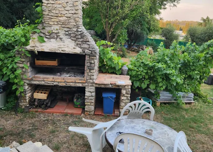 Charme Et Piscine Dans Le Gard Salon Et Deux Apartamento