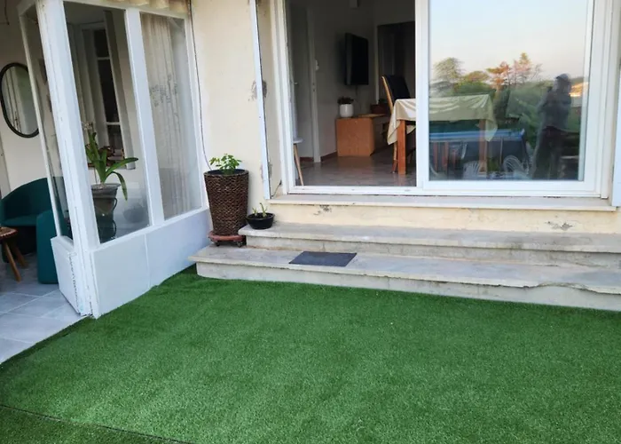 Apartamento Charme Et Piscine Dans Le Gard Salon Et Deux