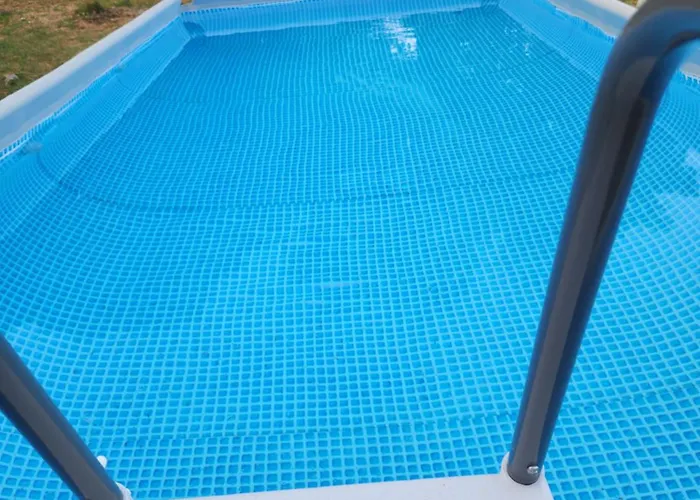 Apartamento Charme Et Piscine Dans Le Gard Salon Et Deux Sommières