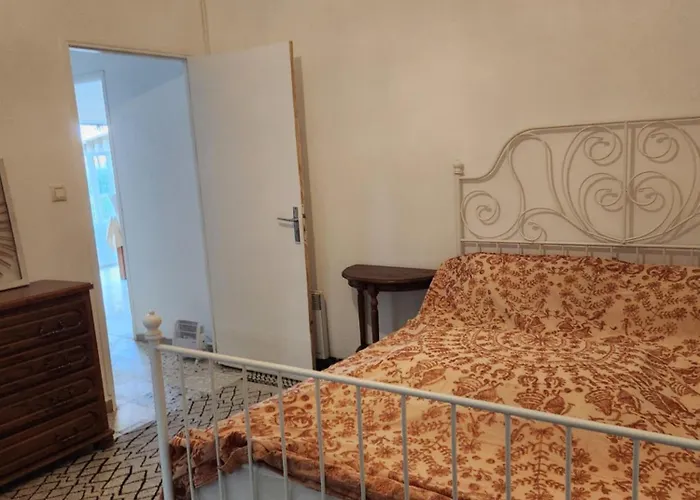 Charme Et Piscine Dans Le Gard Salon Et Deux *